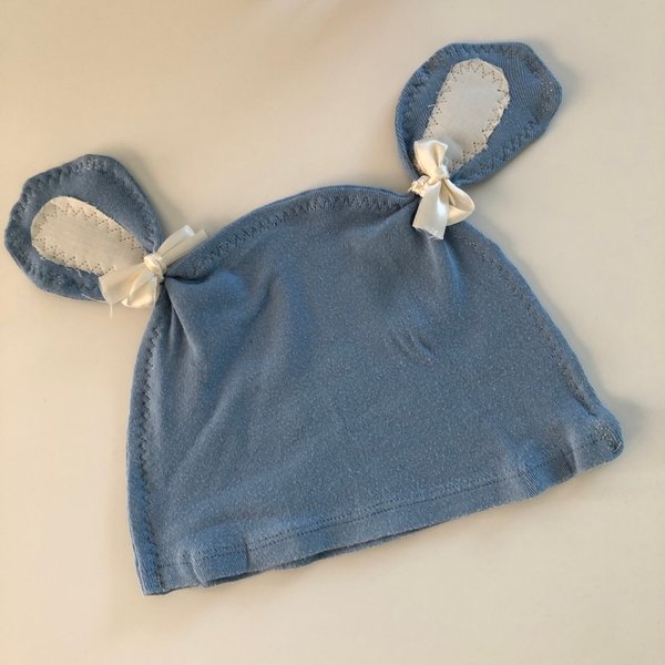 Genähte "Babymütze mit Deko-Öhrchen" hellblau KU bis 40 cm