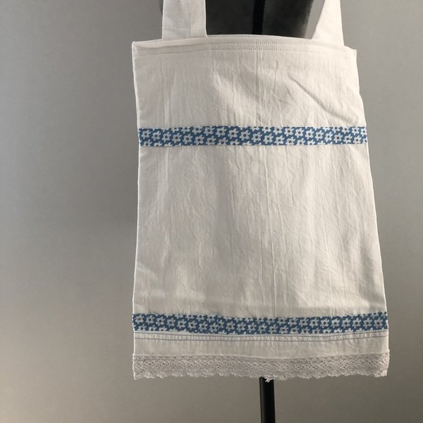 Einkaufstasche "Weiß mit hellblauen Blumenstreifen" 30x40 cm und 2 Trägern