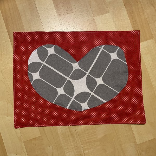 Platzset "Rot mit grau-weißem Herz" 35x48 cm